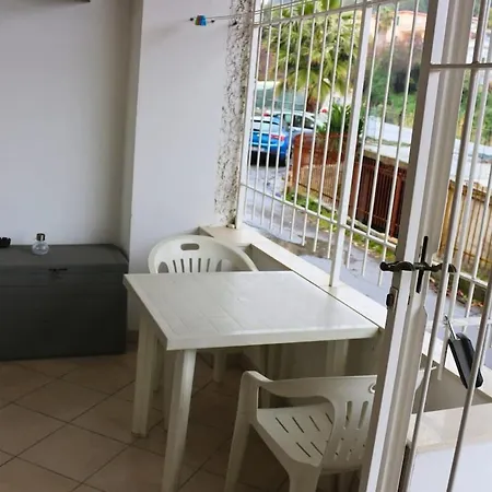 -sanremo-bussana- Suite-a With Ac - 5 Min From The Sea Apartmán *
